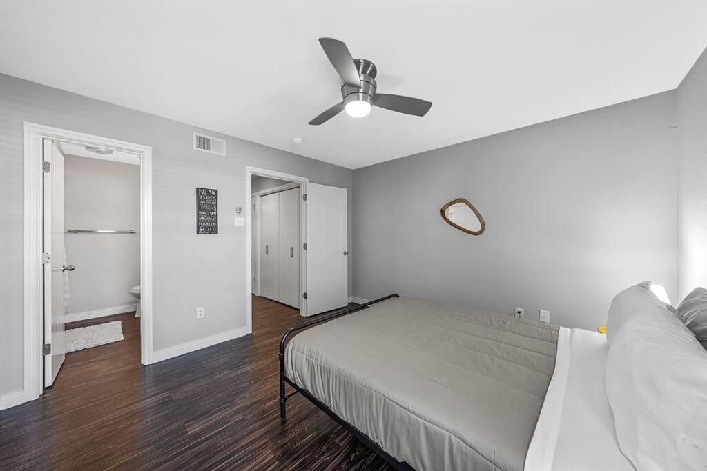 Luxe Condo In City Center Waco Exteriér fotografie