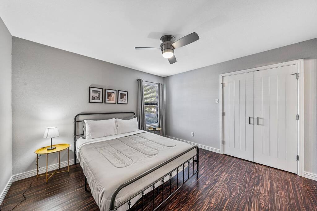 Luxe Condo In City Center Waco Exteriér fotografie