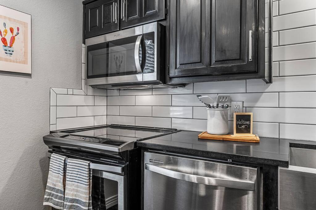 Luxe Condo In City Center Waco Exteriér fotografie