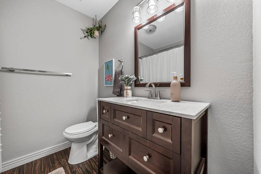 Luxe Condo In City Center Waco Exteriér fotografie