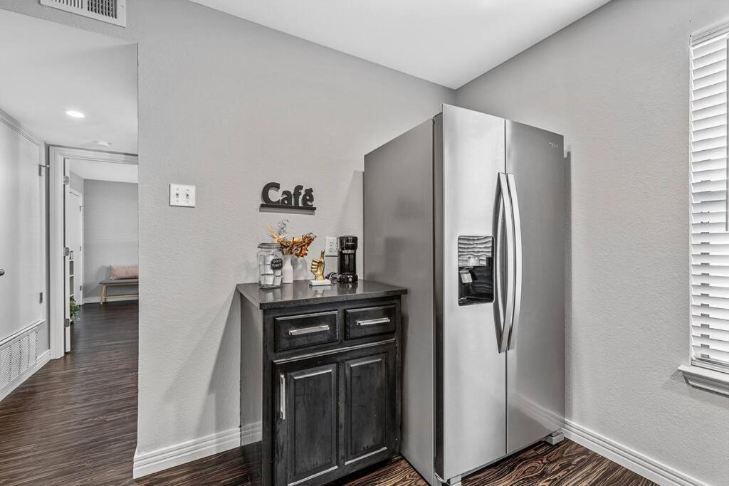 Luxe Condo In City Center Waco Exteriér fotografie